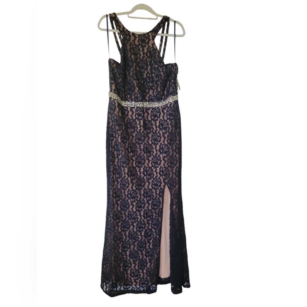 City Triangule Elegant Navy Lace Gown with Rhinestone Detail